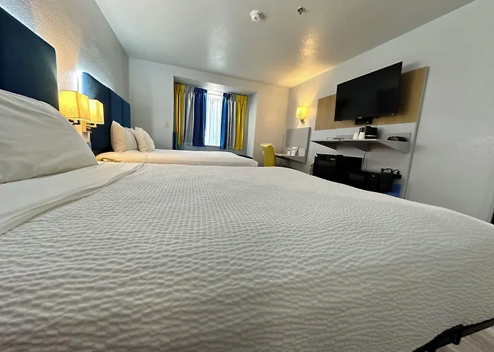 Microtel Inn & Suites By Wyndham Gallup - Pet Friendly