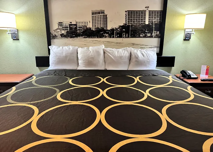 Super 8 By Wyndham Hattiesburg North - University Area