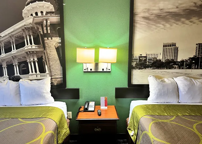 Super 8 By Wyndham Hattiesburg North - University Area