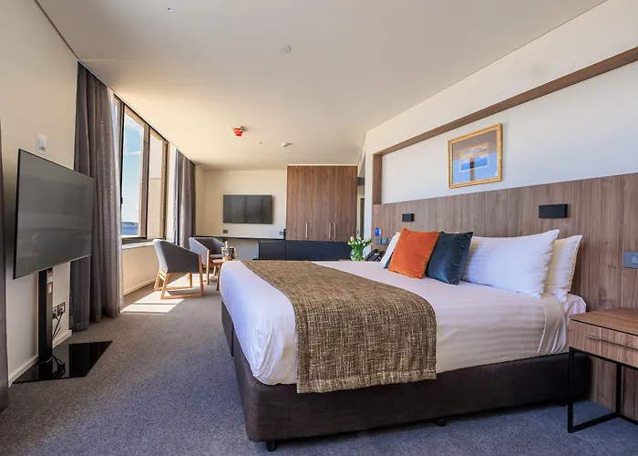 Hobart Hotels With Pool