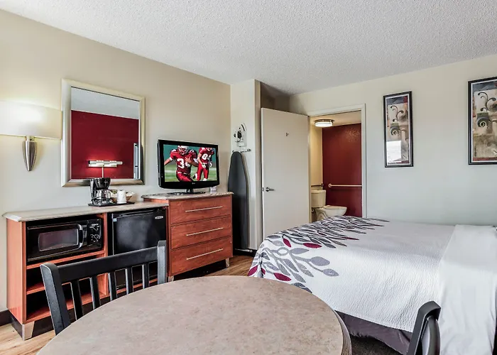 Red Roof Inn Gallup - Pet Friendly