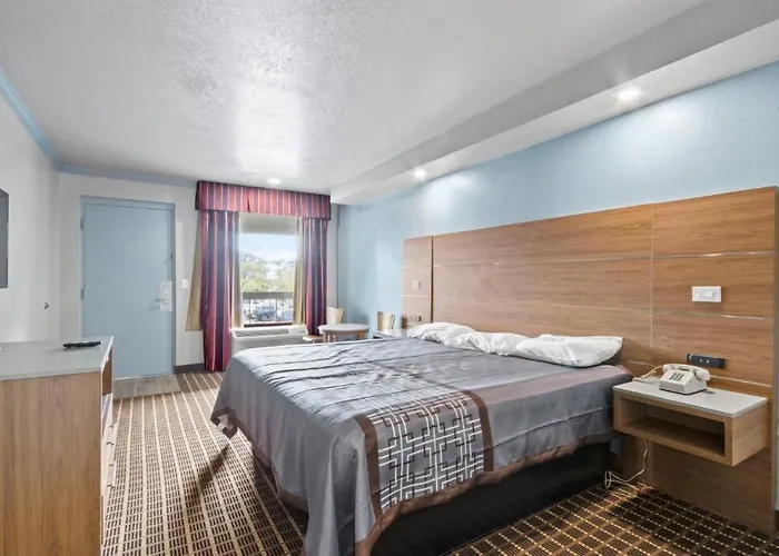 Regency Inn Near Boardwalk & Hurlburt Field
