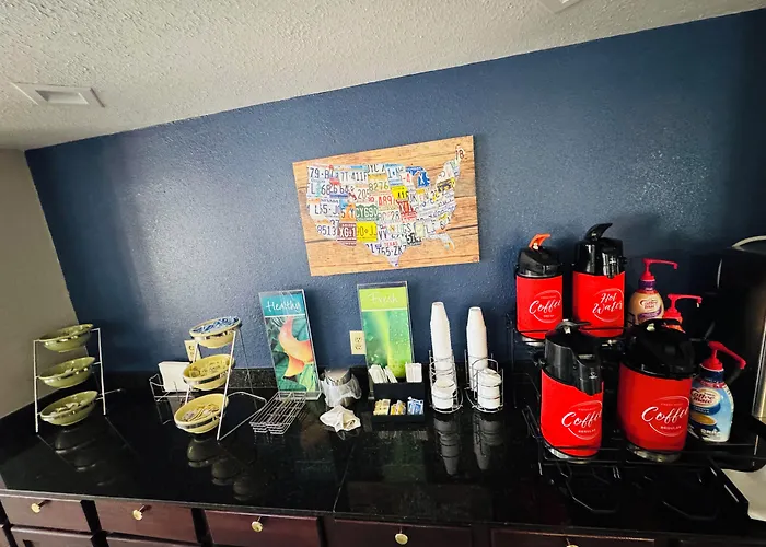 Centerville Hotels