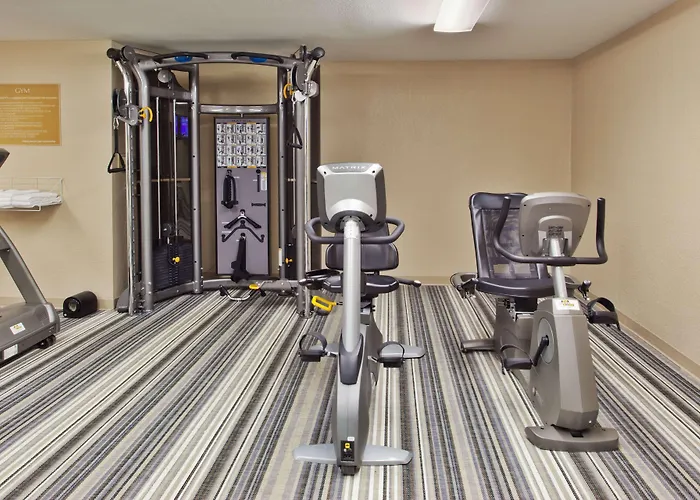 Waukegan Hotels