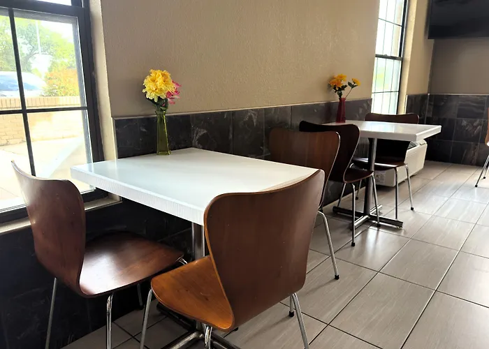 Super 8 By Wyndham Lakeland