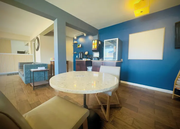 Red Lion Inn & Suites Junction City