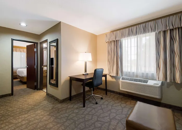 Forest Grove Hotels