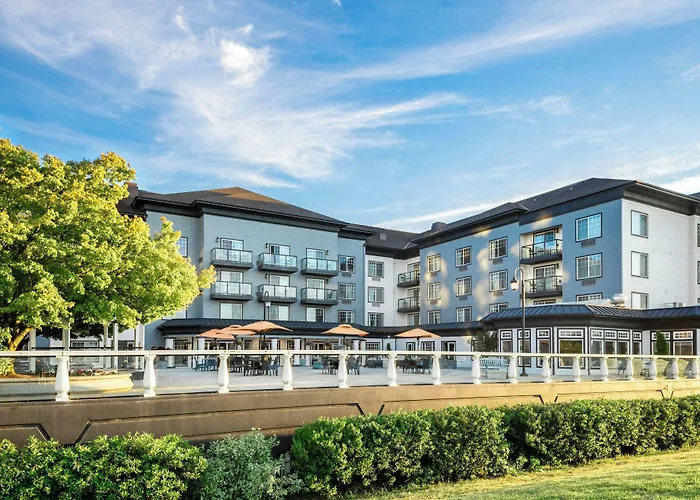 Courtyard By Marriott Portland North Hotel