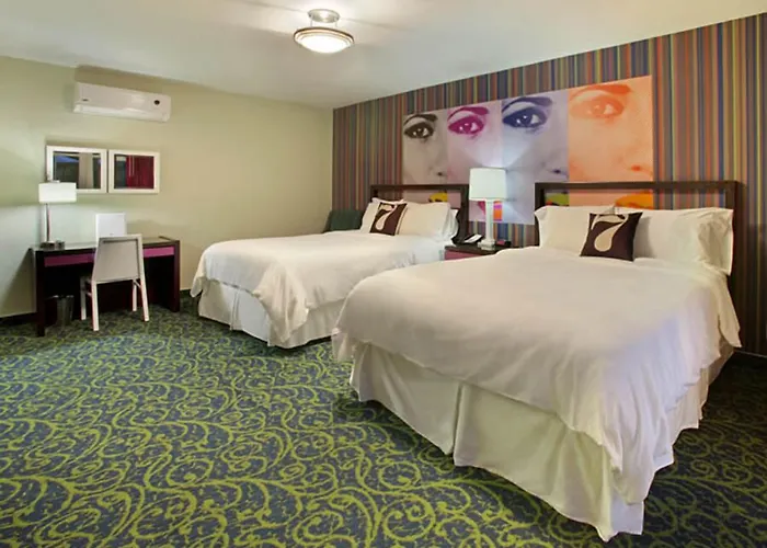 7 Springs Inn & Suites