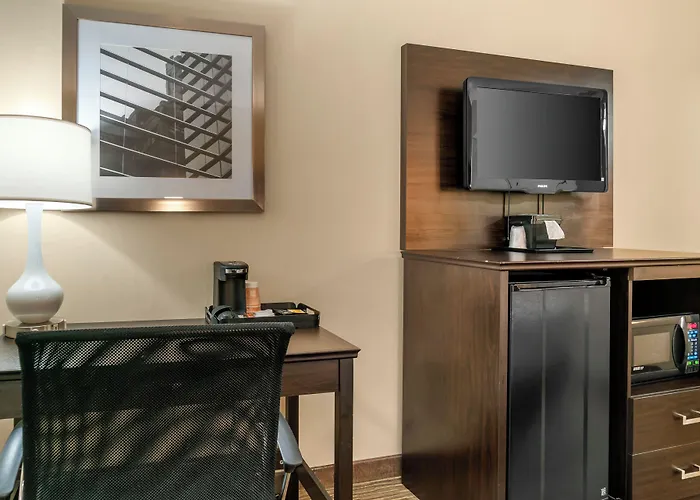 Quality Inn & Suites Monroe