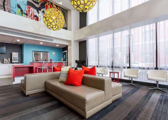 Comfort Inn & Suites Baltimore Inner Harbor