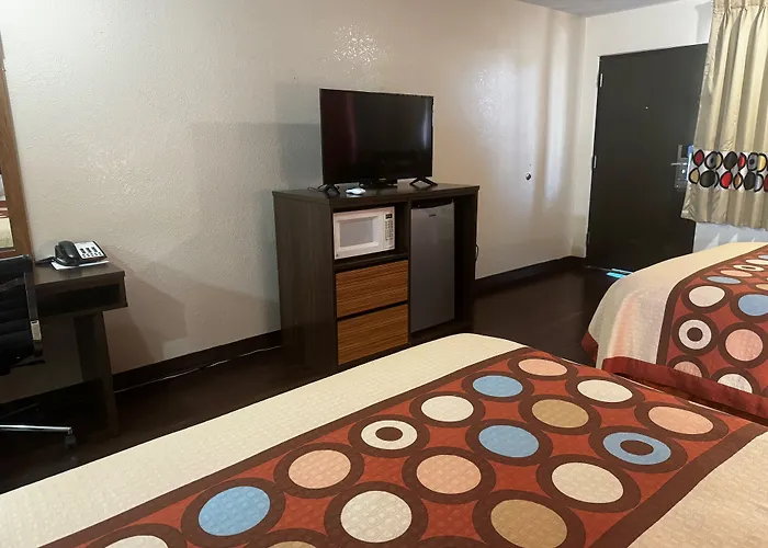 Giddings Hotels