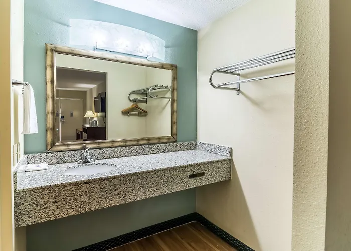 Kenly Hotels
