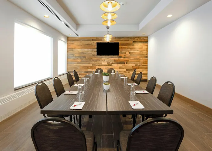 Oshkosh Marriott Waterfront Hotel & Convention Center