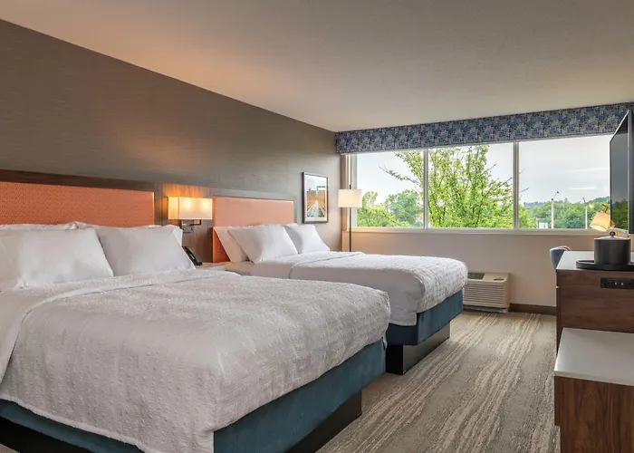 Manchester Hotels With Pool