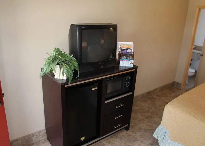 Harbor Inn & Suites Oceanside