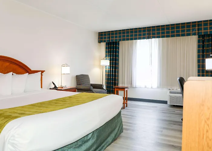 Ramada By Wyndham Cumberland Downtown