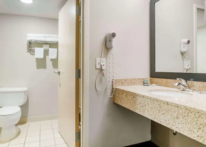 Grand Haven Hotels