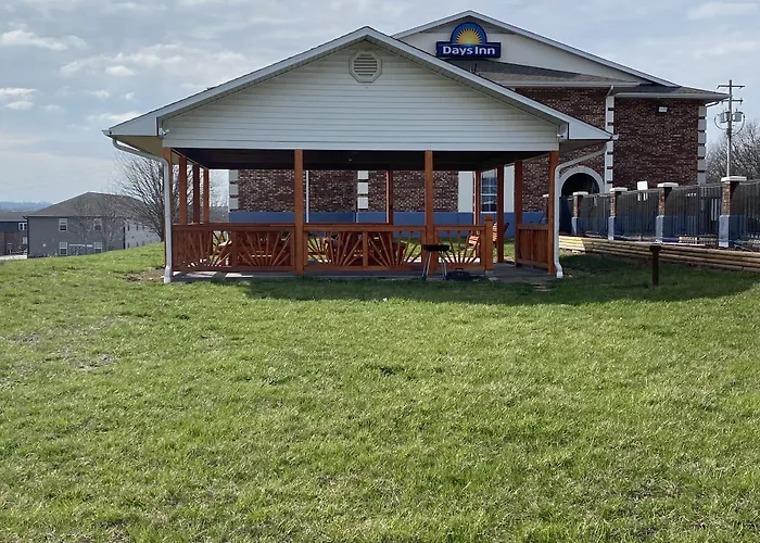 Days Inn By Wyndham Perryville Mo