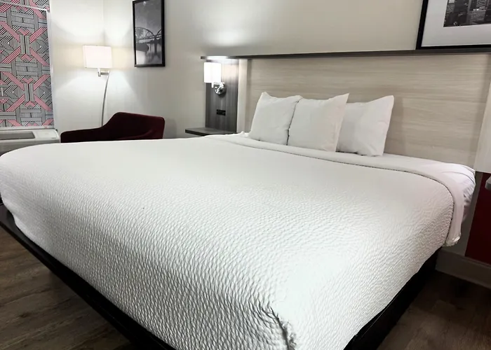 Pelham Hotels