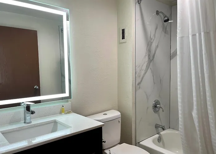 Baymont By Wyndham Cincinnati Sharonville