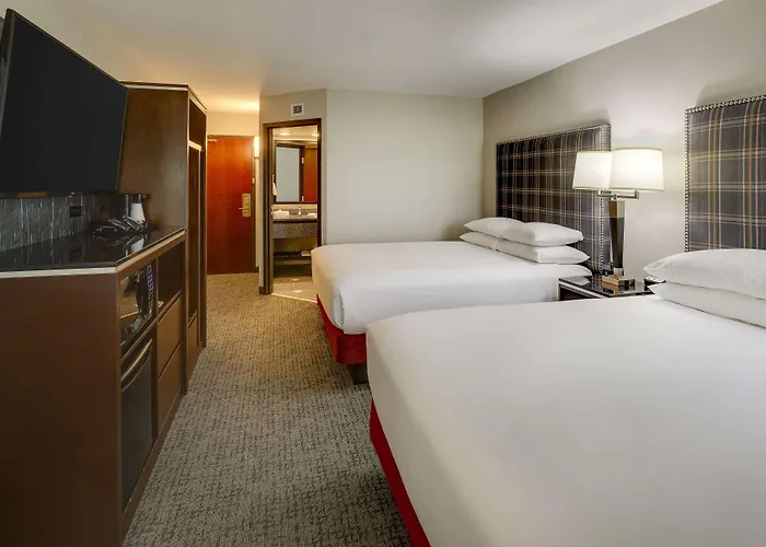 Saint Joseph Hotels With Pool