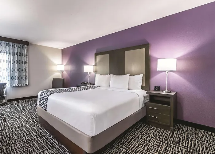 Hotels in Glenwood Springs