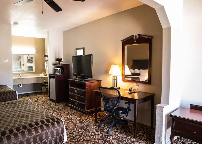 Mockingbird Inn & Suites Monroeville