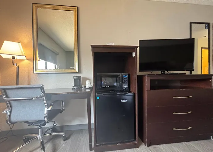 Baymont By Wyndham Tuscola Hotel