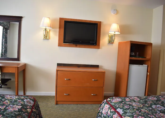 East Norwich Hotels