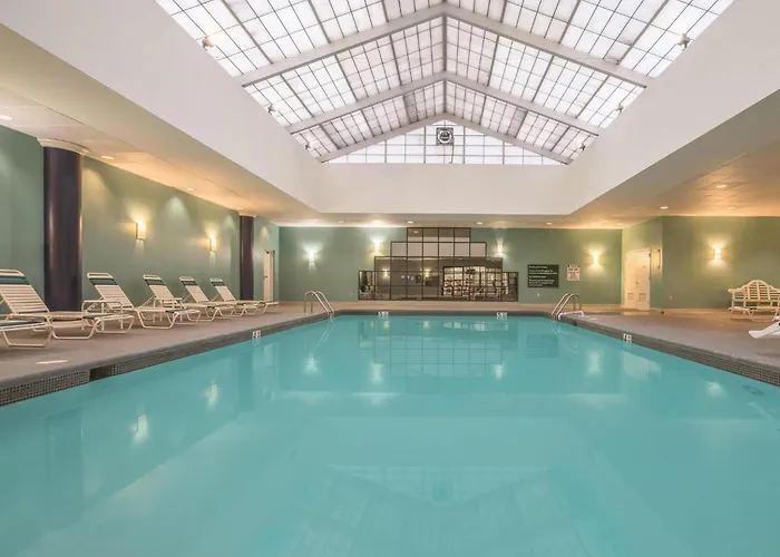 La Quinta By Wyndham Secaucus Meadowlands Hotel