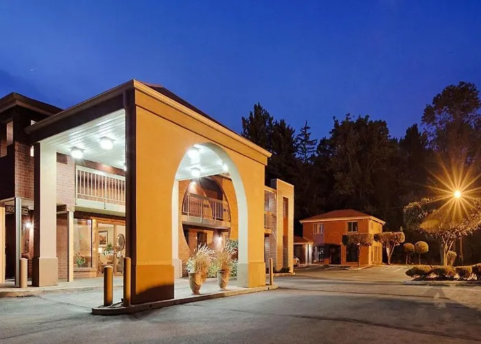 Monmouth Junction Hotels