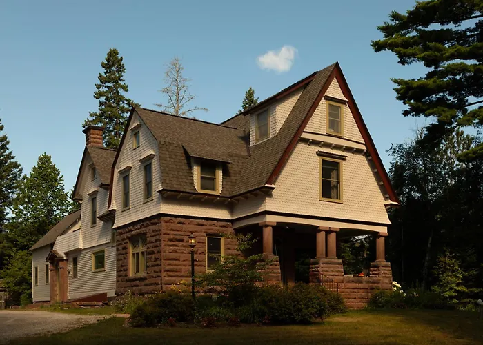 Pinehurst Inn Bed & Breakfast Bayfield
