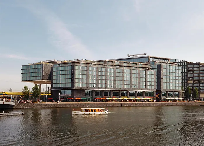 DoubleTree by Hilton Amsterdam Centraal Station