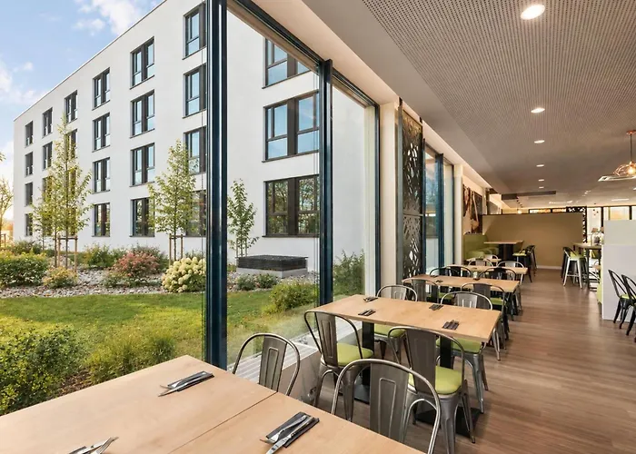 Super 8 By Wyndham Munich City North