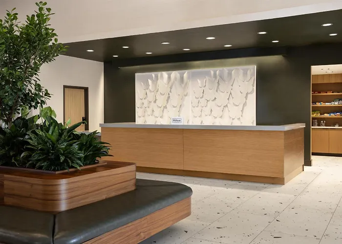 Embassy Suites By Hilton Cincinnati Northeast - Blue Ash