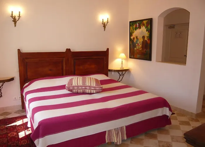 Hotels in Correns