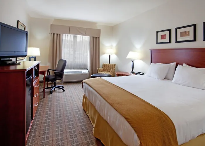 Holiday Inn Express & Suites - Hardeeville-Hilton Head By Ihg