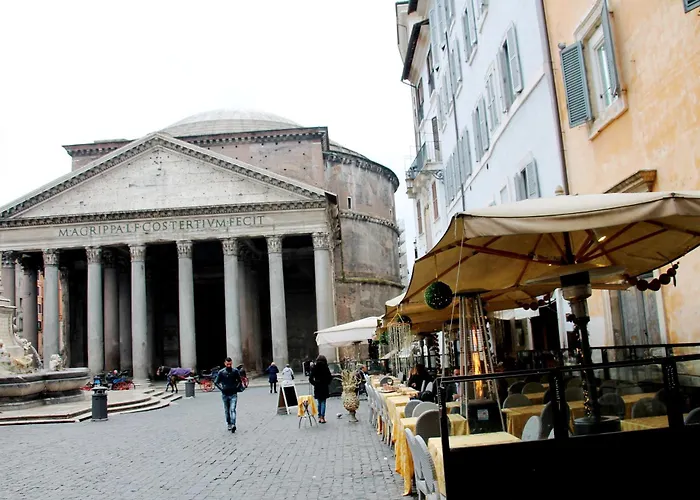 Di Rienzo Pantheon Palace Rom