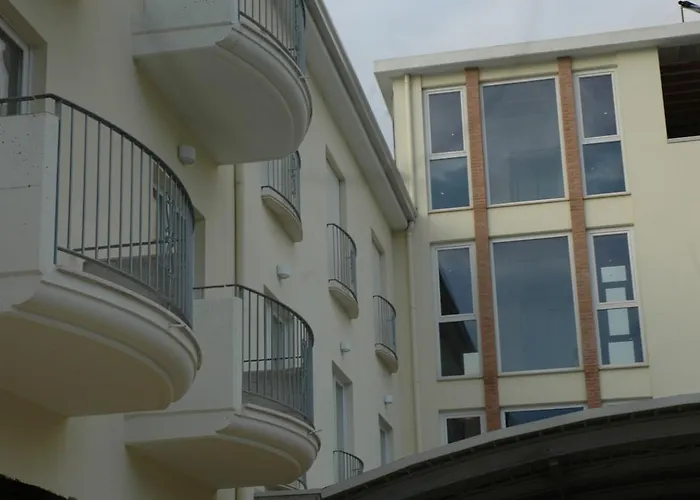 Hotel 4 Strade
