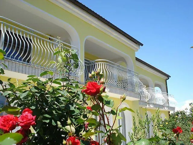 Marko Rooms Krk Town