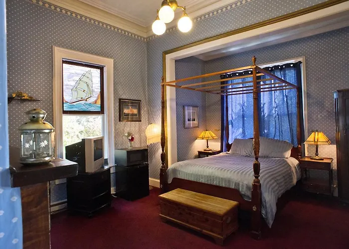 Didjeridoo Dreamtime Inn Mendocino