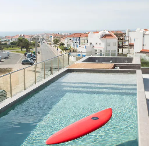 Surfers Lodge Peniche Ferrel 