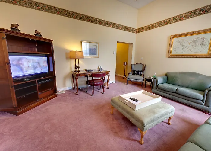 Cobourg Hotels
