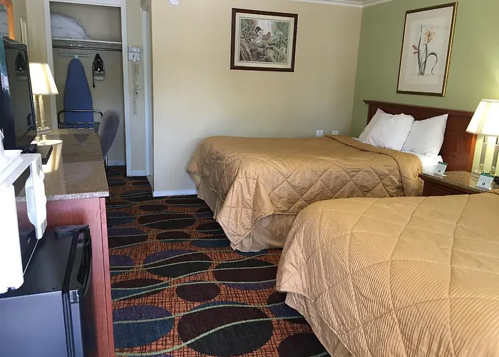 Colony Motel Jamestown