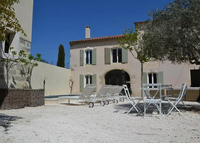 Bed and Breakfast Mas À l'Improviste à Maillane