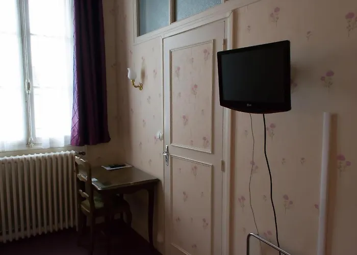 Montrichard Hotels
