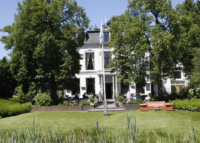Hotels in Oldeberkoop
