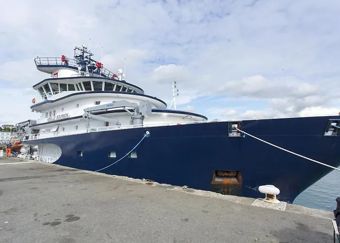 Hôtel Les Gens De Mer Brest by Poppins