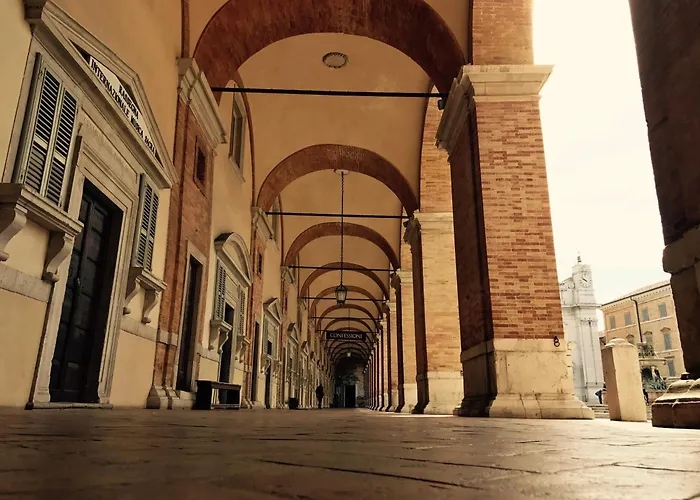 Hotel Pellegrino E Pace Loreto